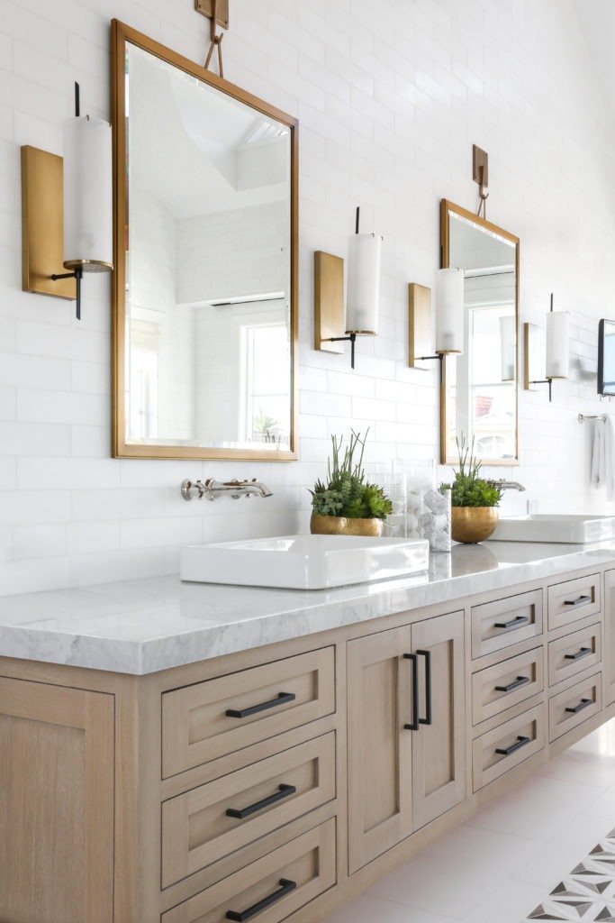 Bathroom interior design with mixed metals