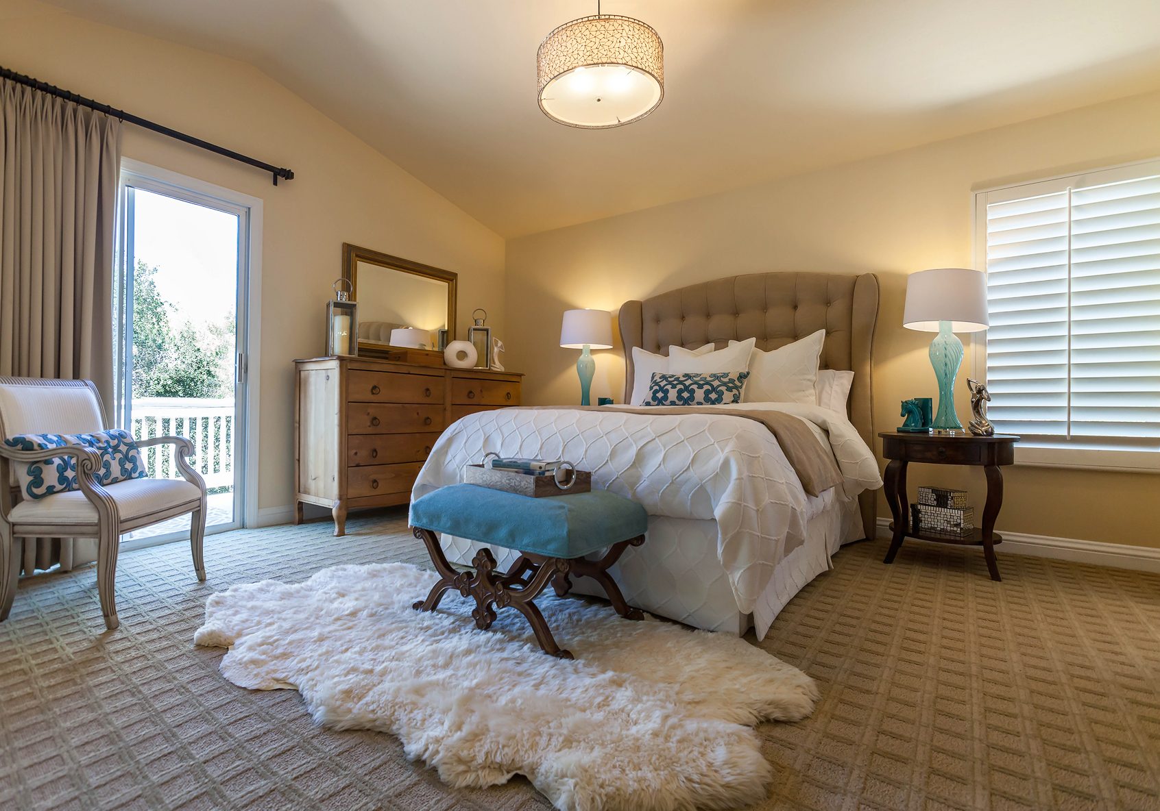 eclectic guest bedroom